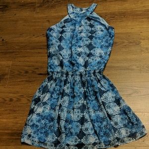 CLEARANCE!! GUESS  LIGHT SUMMER DRESS